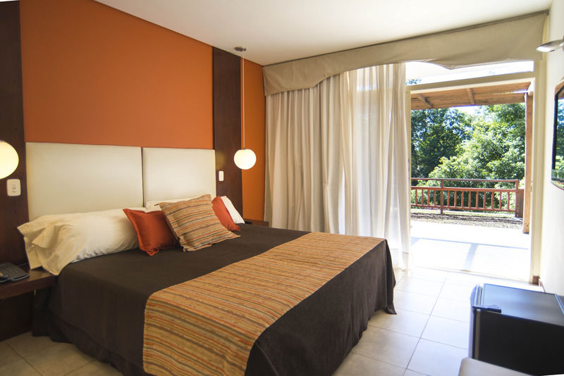 Hotel Raices Esturion 4*